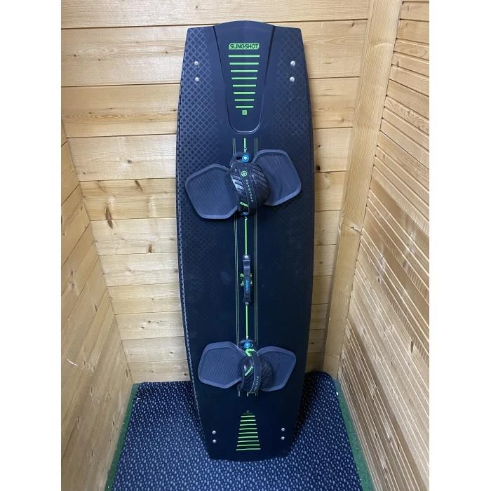 SLINGSHOT Misfit V11 2023 Carbone 143 Occasion 3 SLINGSHOT Misfit V11 2023 Carbone 143 Occasion