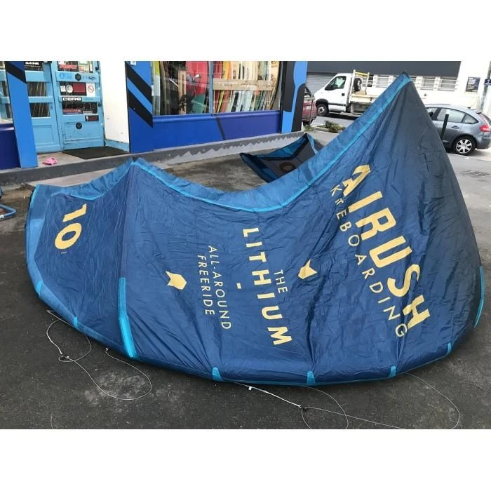 Devant 37 Devant -F-One Soldes Magasin airush lithium v13 10m 2022 occasion 1